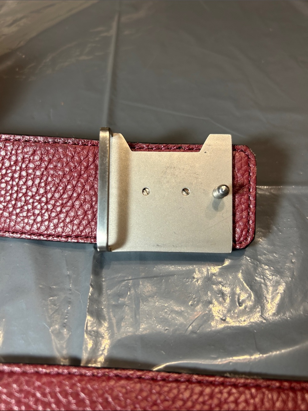 Louis Vuitton Men’s Black w Burgundy interior Leather Belt with LV Buckle |Used - Picture 3 of 5